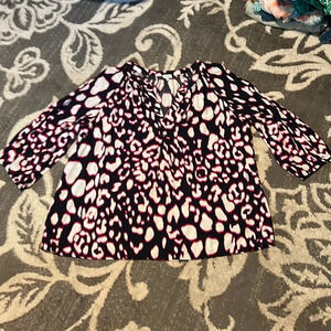 Crown & ivy top. Excellent condition.